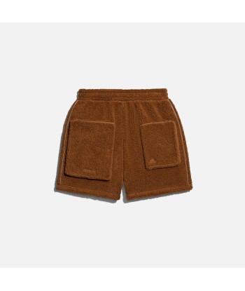 adidas x Ivy Park teddy Cargo Short - Brown ou a consommer sur place