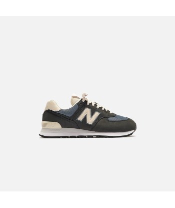 New Balance 574 Outerspace - Sea Salt en linge