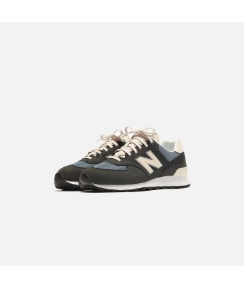 New Balance 574 Outerspace - Sea Salt en linge