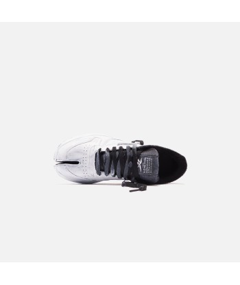 adidas Consortium x Reebok x Margiela Classic Leather Tabi Hand Painted - White / Black pas chere