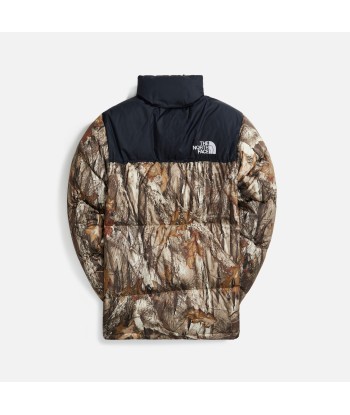 The North Face Men`s 1996 Retro Nuptse Jacket Forest Floor Print - Kelp Tan Toutes les collections ici