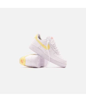 Nike WMNS Air Force 1 - White / Bright Mango / Light Citron Les êtres humains sont 